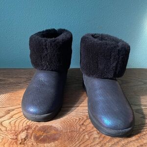 ABEO Boots  Shearling Lined  Two Tone Blue Metallic / Black Suede  Size 7  NWOT